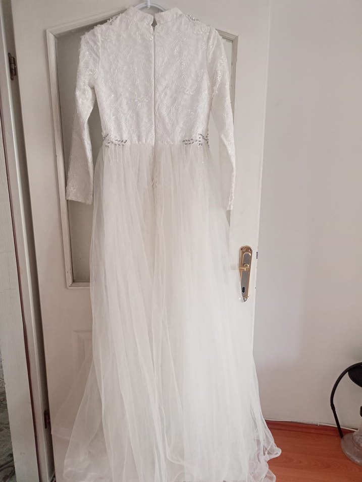 Uzun Beyaz Dantel ve Tül Gelinlik - Görsel 4