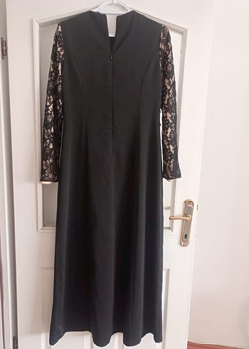 Dantel Detaylı Siyah Uzun Kollu Uzun Elbise - Görsel 2