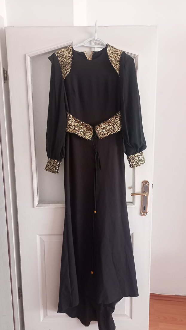 Drapeli Siyah Yılan Desenli Uzun Kadın Elbise - Görsel 2