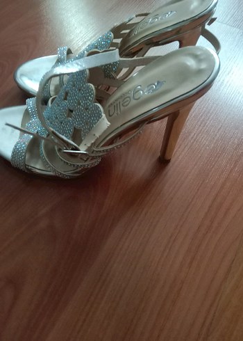 Gri İşlemeli Boncuklu ince Topuk  36 no Abiye Ayakkabı - Görsel 5