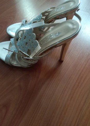 Gri İşlemeli Boncuklu ince Topuk  36 no Abiye Ayakkabı - Görsel 6