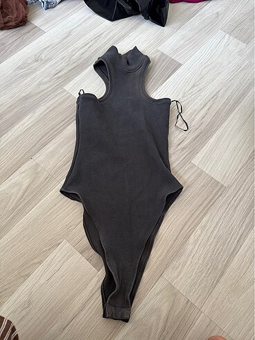 Zara BODY