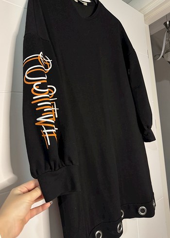 Siyah Zincir Detaylı Uzun Kollu Kadın Tunik - Görsel 2