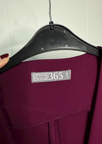 Nar Çiçeği Renkli Asimetrik Kesim Yelek - Görsel 5