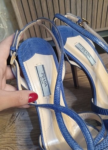 38,5 Beden Prada