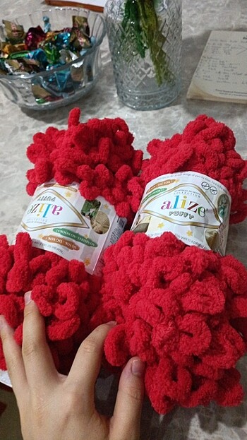 Kırmızı renk alize pufyy ip 