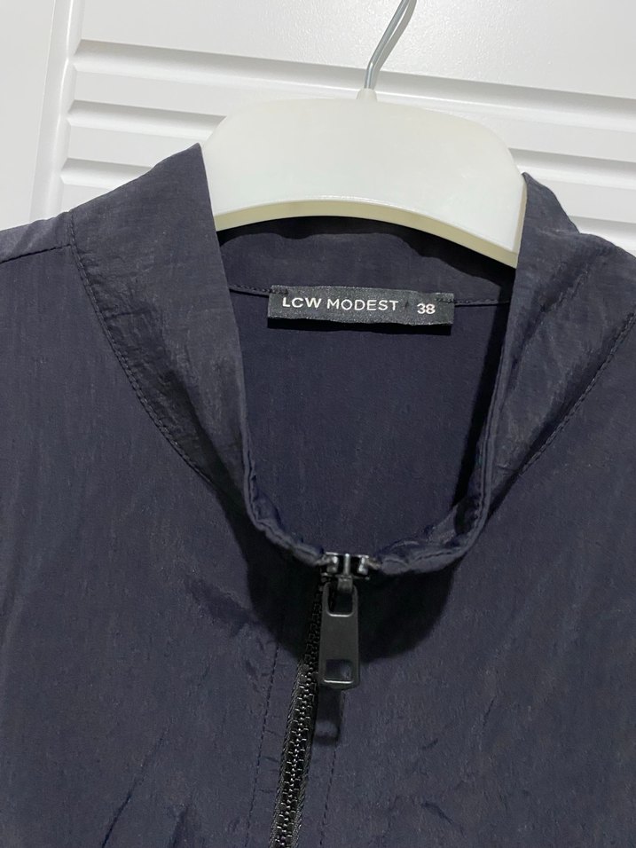 Kadın Siyah Uzun Fermuarlı Yağmurluk - Görsel 2