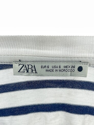 s Beden beyaz Renk Zara T-shirt %70 İndirimli.