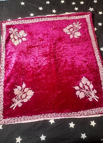  Beden bordo Renk Kadife masa ürtüsü el işi. Aster kısmı bir su lekesi var 