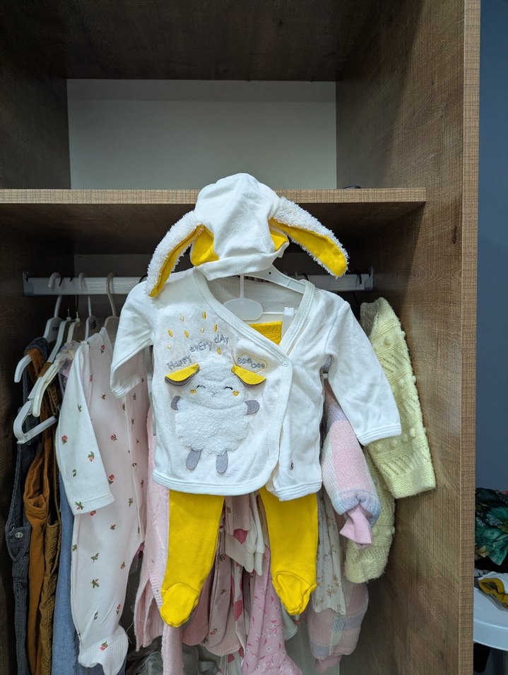 Sarı Bebek Takımı, Uzun Kollu, Baskılı, Dantel Detaylı - Görsel 2