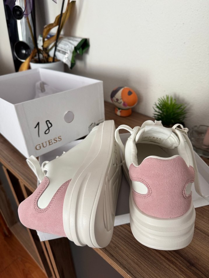 GUESS Beyaz Pudra Bağcıklı Sneakers - Görsel 2