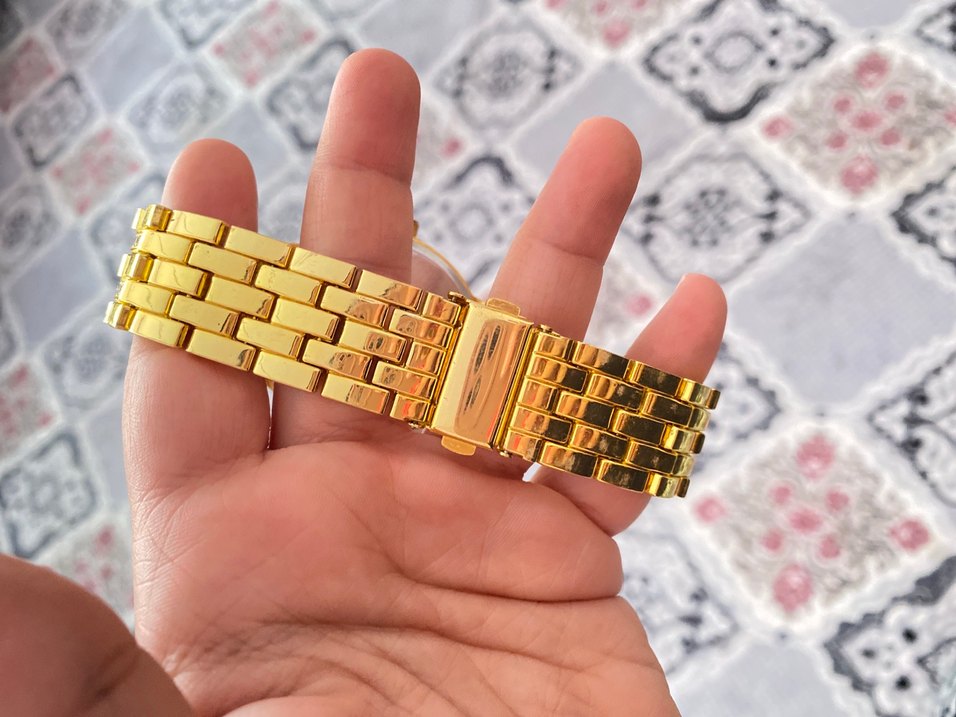 Sıralı Taşlı Altın Renk Kadın Saati - Görsel 2