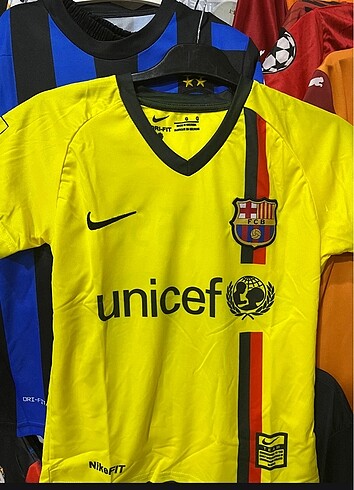 Barcelona taraftarı çocuk forması