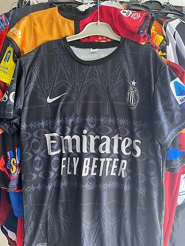 Milan taraftar forması