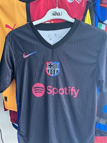 Barcelona taraftarı çocuk forması
