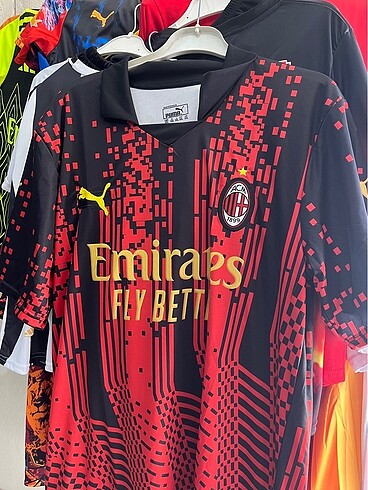 Milan taraftar forması