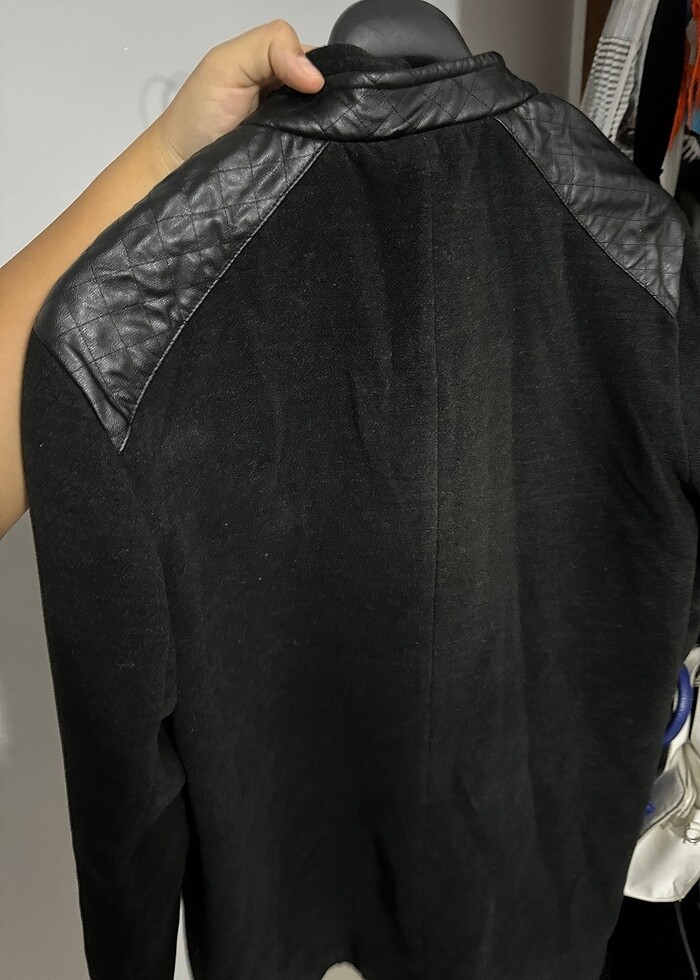 Kaşe deri detaylı kaban - Görsel 5