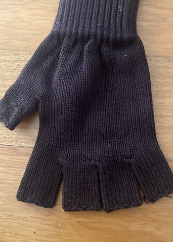 Siyah Örgü Parmaksız Kadın Eldiveni - Görsel 2