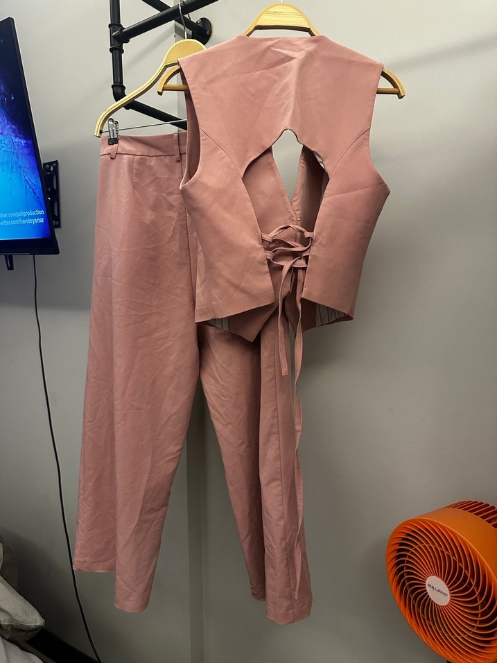 Pembe kumaş takım - Görsel 2