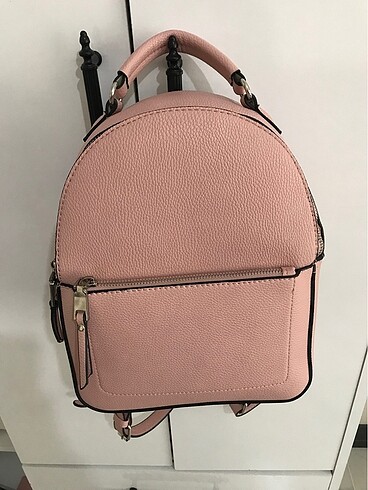 Stradivarius sırt çantası