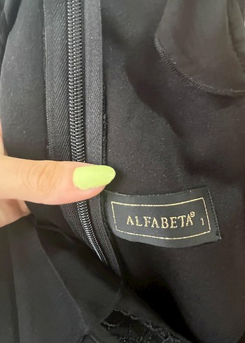 s Beden Siyah Nakışlı Straplez Mini Elbise