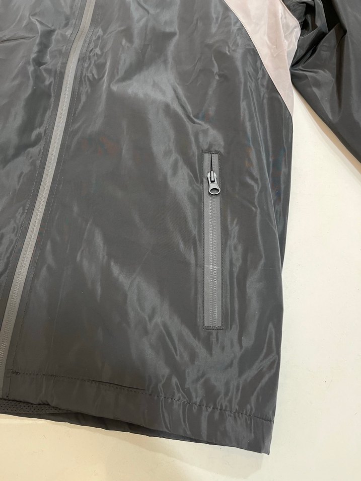 Gri Kapüşonlu Fermuarlı Spor Erkek Yağmurluk - Görsel 3