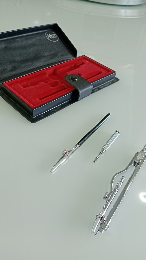 Kern Swiss Siyah Deri pergel seti - Görsel 4