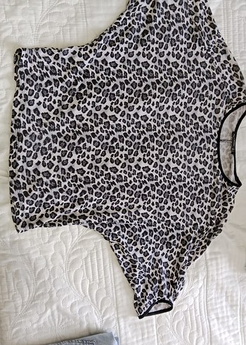 Gri Leopar Desenli Kadın tshirt - Görsel 3