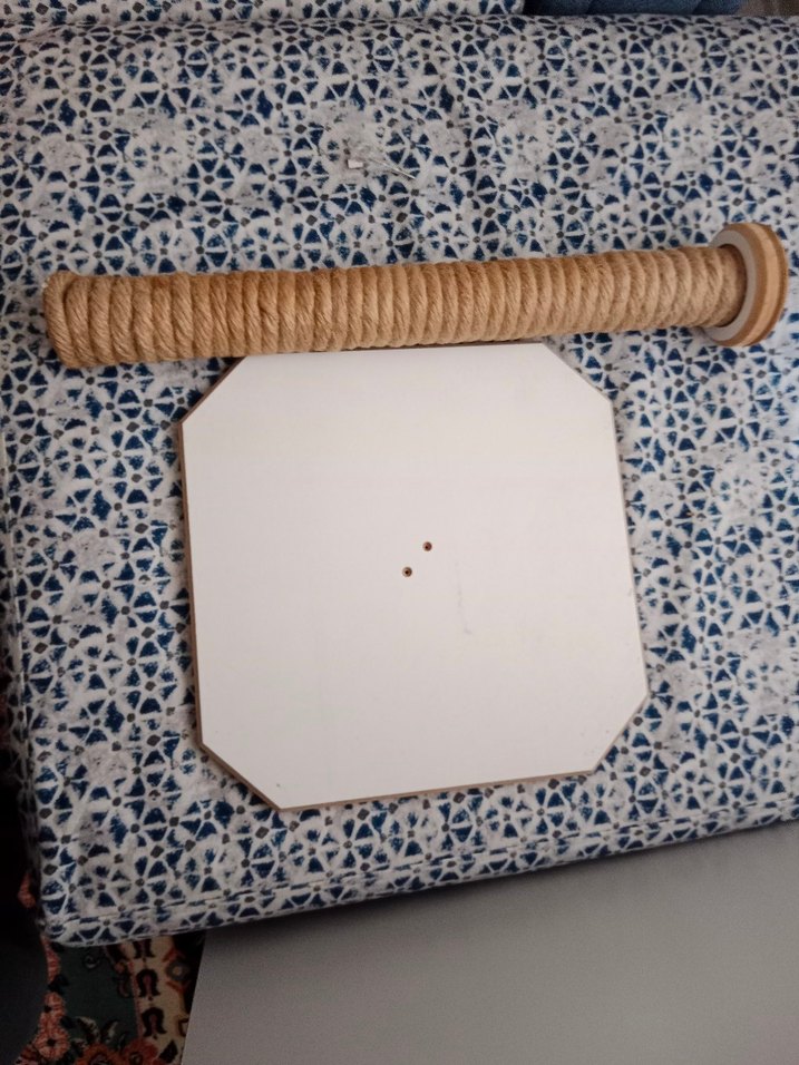 Beyaz Kedi Tırmalama Direği - Görsel 2