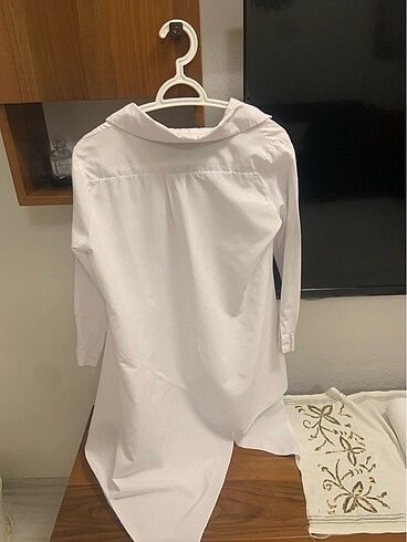 Asimetrik kesim beyaz uzun gömlek - Görsel 4