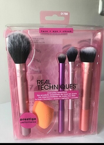 Real Techniques Real tecnich fırça seti