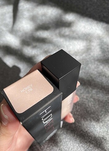 Huda Beauty Huda beauty kapatıcı