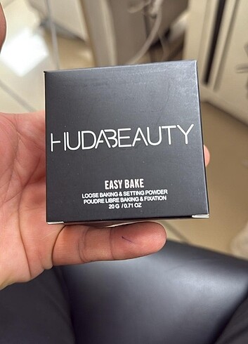 Huda beauty baking pudra