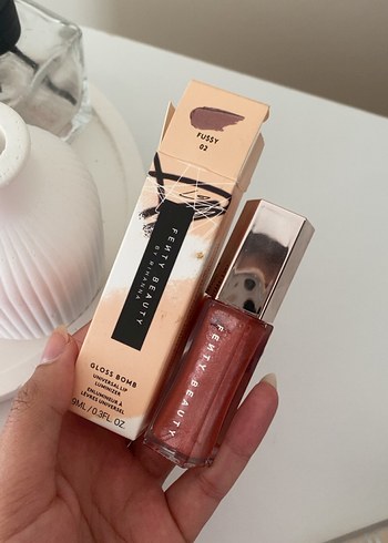 Fenty Beauty lipgloss fussy renk - Görsel 2