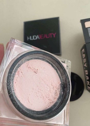huda beauty baking pudra - Görsel 4