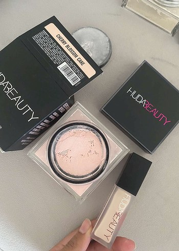 huda beauty baking pudra ve kapatıcı seti - Görsel 2