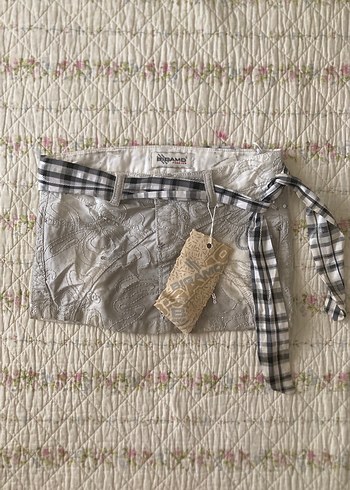 american vintage ekose kemerli gri işlemeli mini kot etek