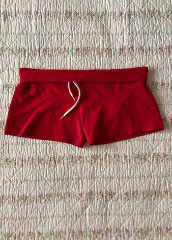 m Beden american vintage abercrombie fitch kırmızı baskılı mini şort