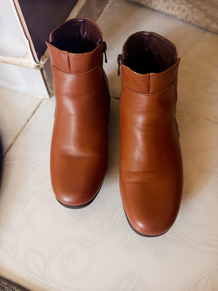 Kahverengi Deri Dolgu Topuklu Kadın Bot - Görsel 3