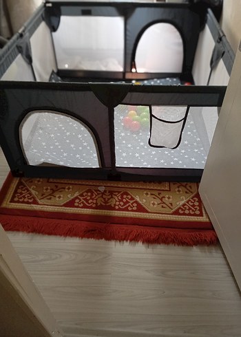 Siyah Katlanabilir Oyun Parkı