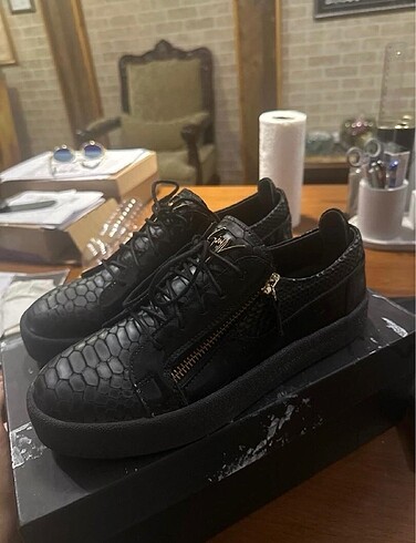 42 Beden giuseppe zanotti ithal deri erkek ayakkabı