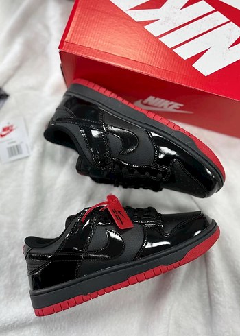 Nike Siyah Kırmızı Nike Air Force 1 Spor Ayakkabı
