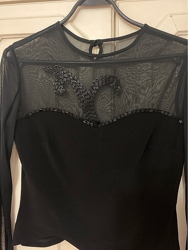 Siyah işlemeli gece kıyafeti - Görsel 5