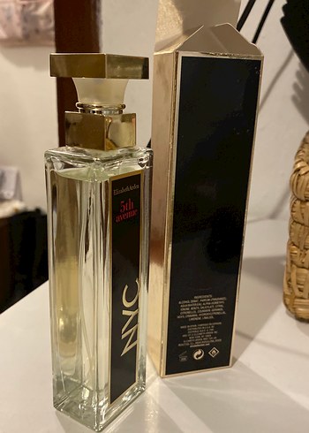 Elizabeth Arden 5th Avenue NYC Kadın Parfümü 75 ml - Görsel 4