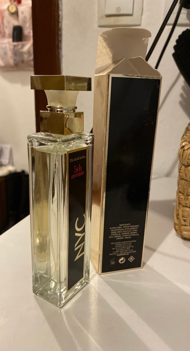 Elizabeth Arden 5th Avenue NYC Kadın Parfümü 75 ml - Görsel 4