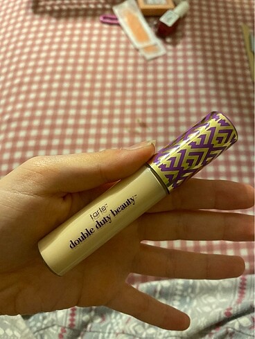 Beden 16N rengi tarte shape tape