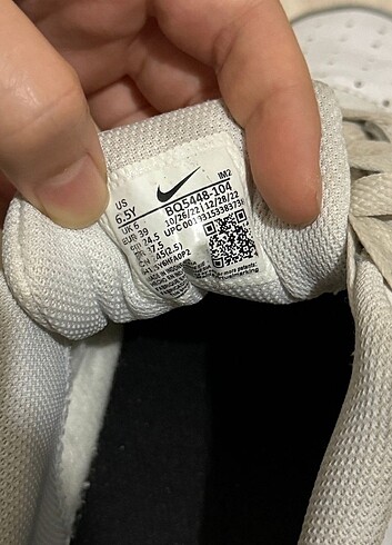 39 Beden Nike court borough low