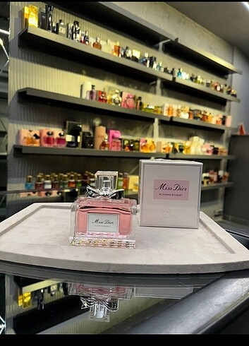 Miss Dior Bloming Buketi 