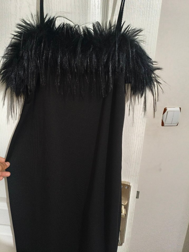 Siyah Tüylü  Straplez Elbise - Görsel 2