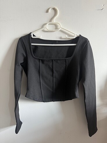Siyah crop